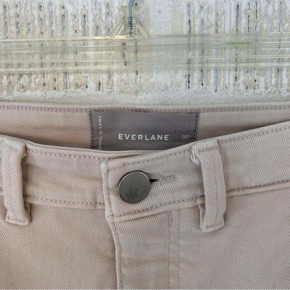 EVERLANE Slim Leg Crop Trouser in Sandstone - Picture 9 of 13